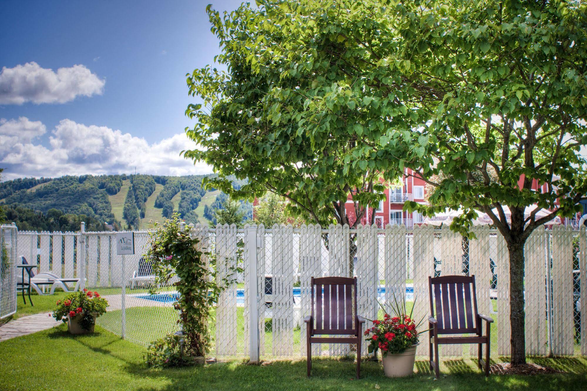 Motel Le Jolibourg Saint-Sauveur-des-Monts Eksteriør billede