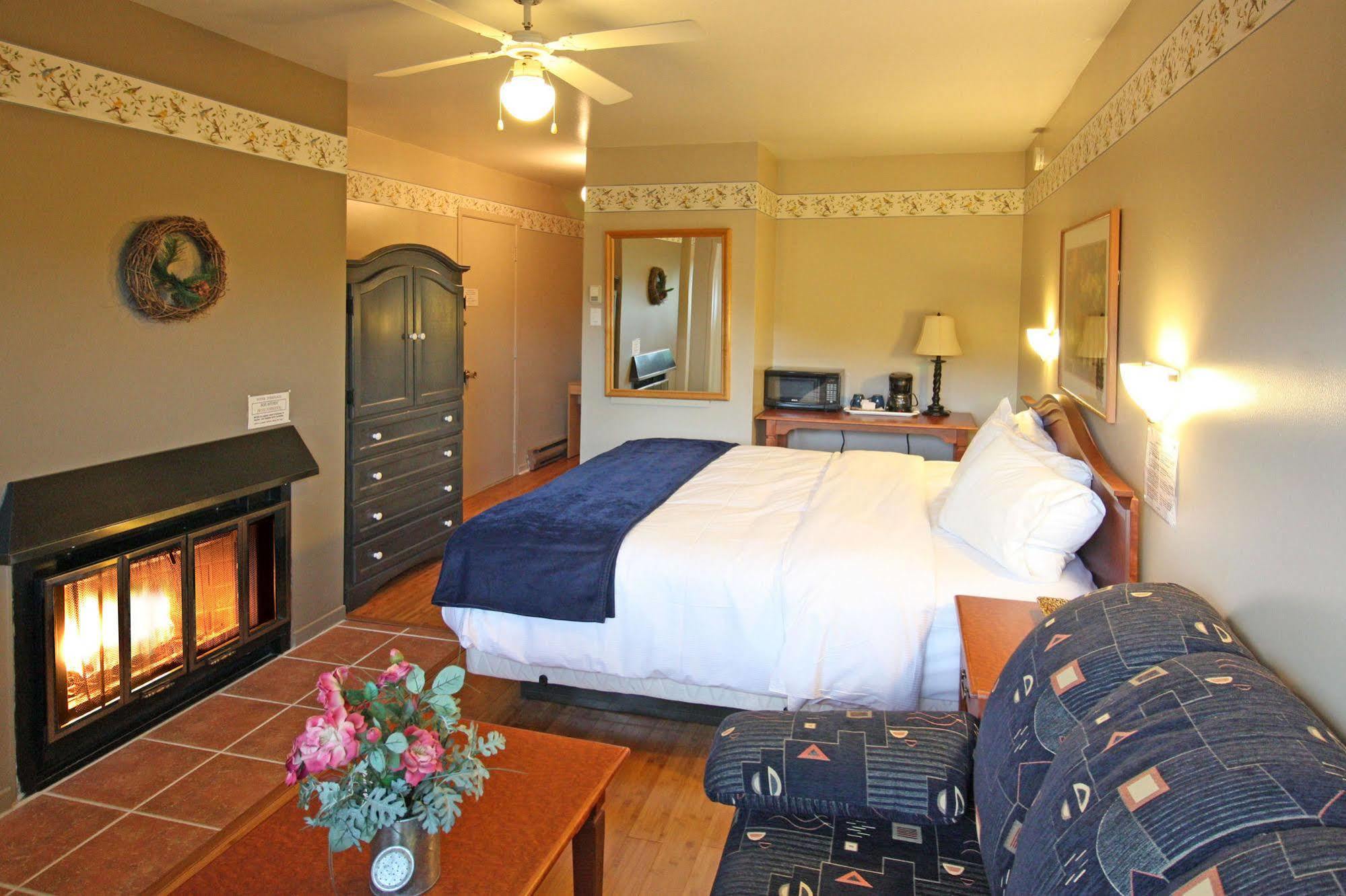 Motel Le Jolibourg Saint-Sauveur-des-Monts Eksteriør billede